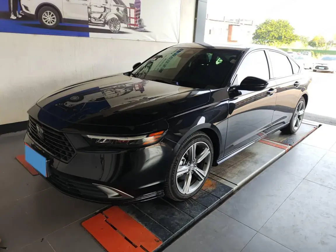 2025 Honda Accord 1.5T 192HP L4 CVT