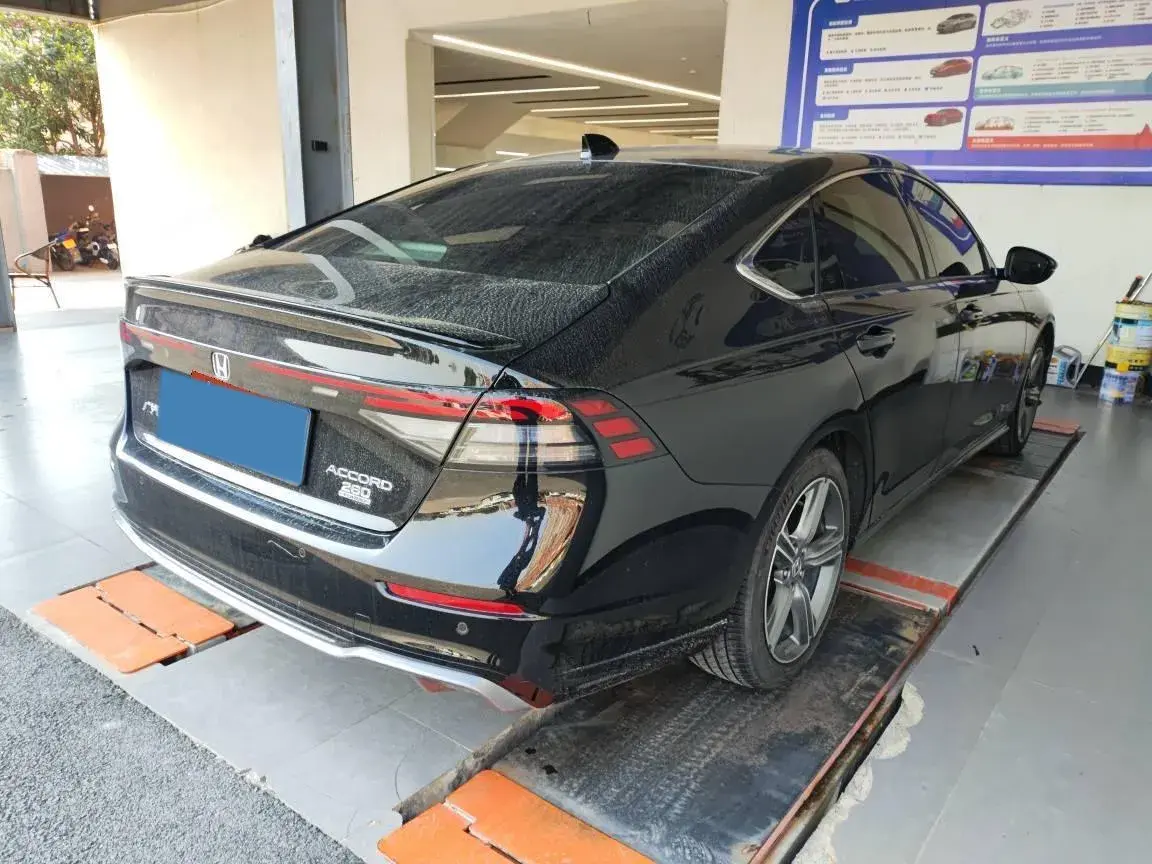 2025 HONDA ACCORD thumbnail 2