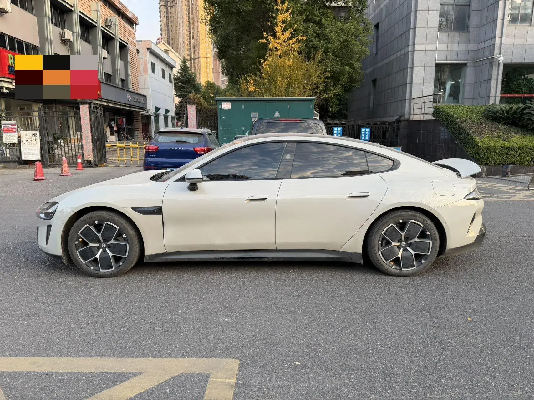 2024 MI SU7 thumbnail 2