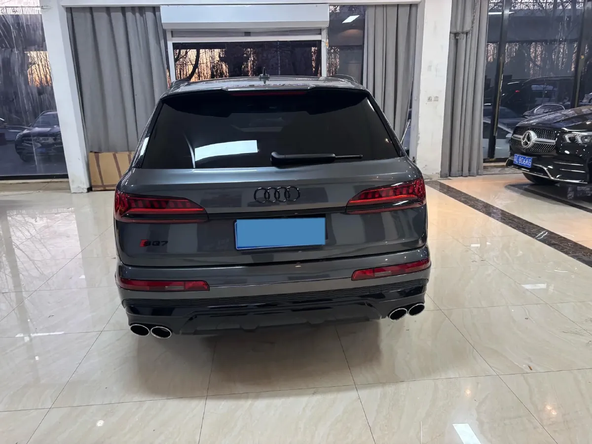 2024 Audi SQ7 4.0T 507HP V8 8AT,autocango,china used car exporter,china ev exporter,chinese used car exporter,chinese used ev exporter