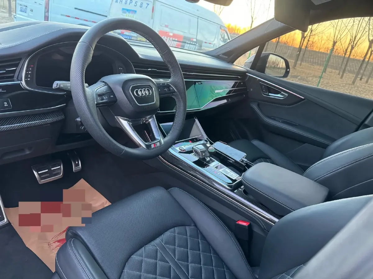 2024 Audi SQ7 4.0T 507HP V8 8AT,autocango,china used car exporter,china ev exporter,chinese used car exporter,chinese used ev exporter