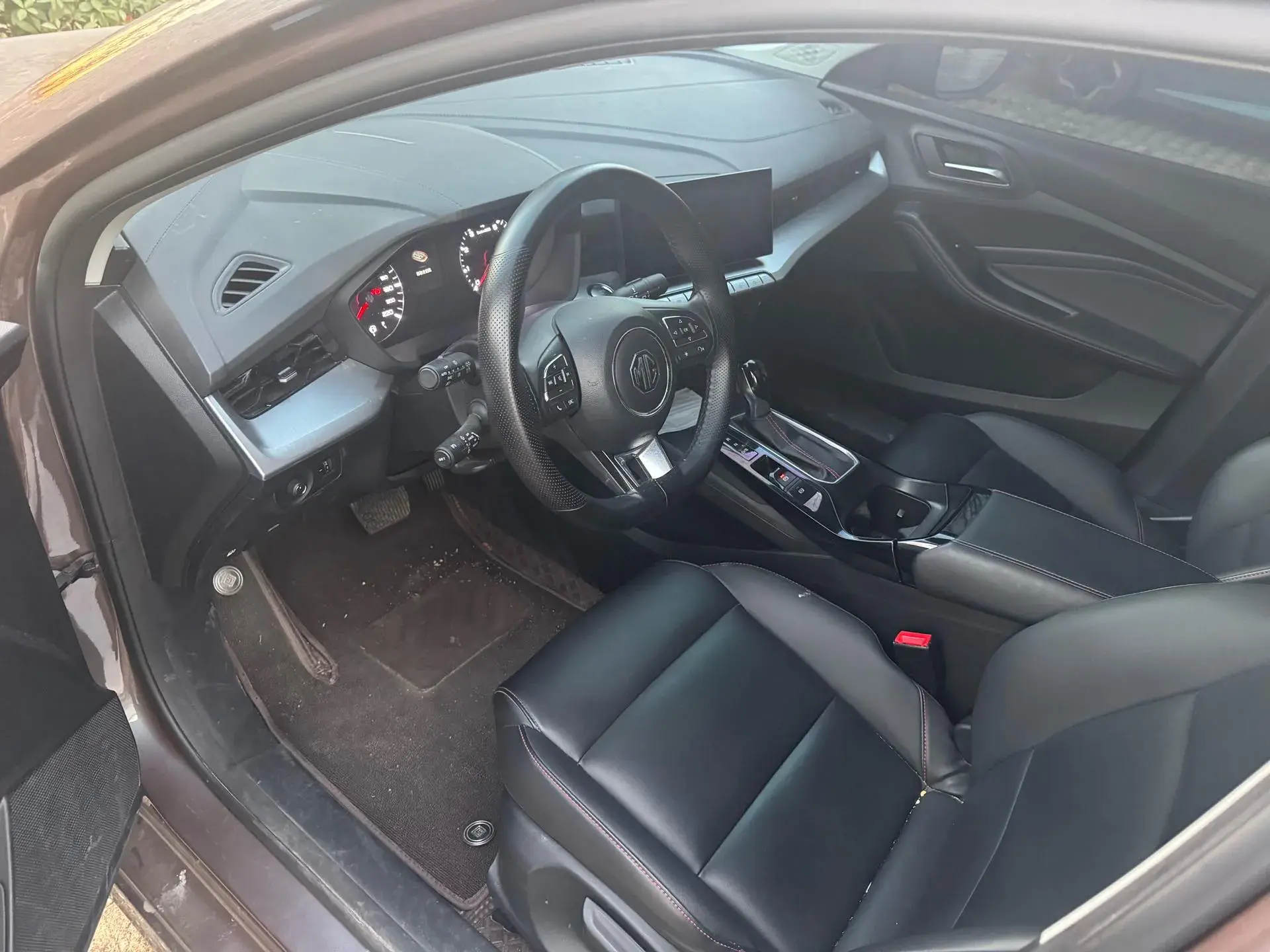 2023 MG 5 thumbnail 3