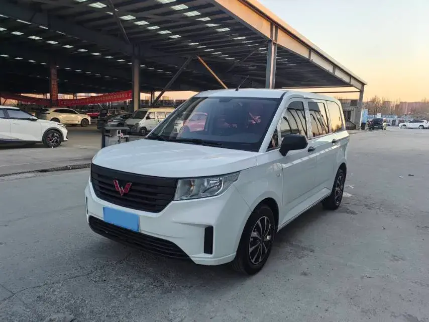 2019 WuLing HongGuang Plus 1.5T 147HP L4 6MT