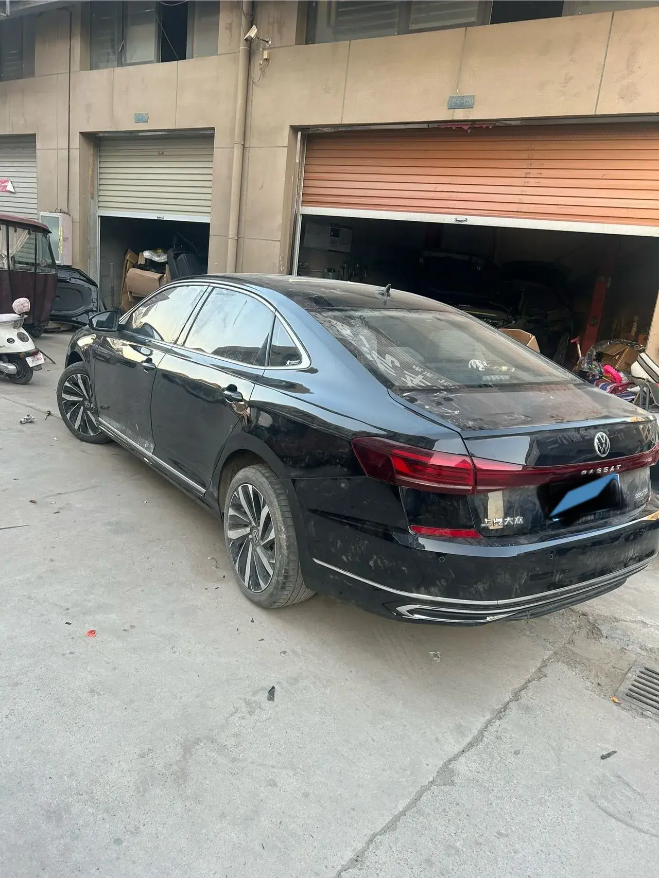 2023 VOLKSWAGEN PASSAT thumbnail 2