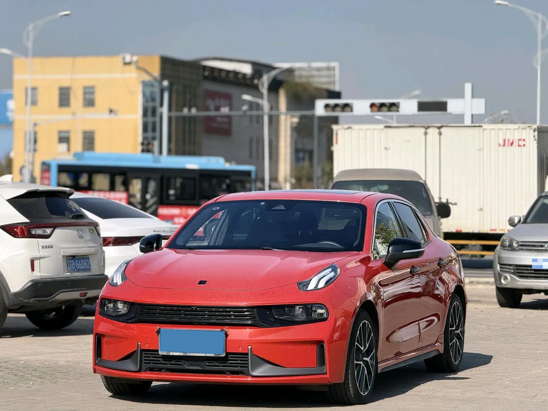 2021 LYNK&CO 03 view 1