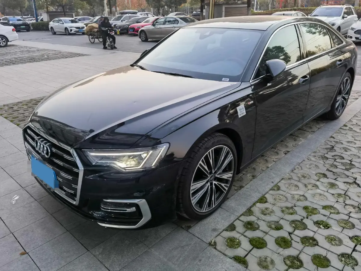 2025 Audi A6L 2.0T 245HP L4 7DCT