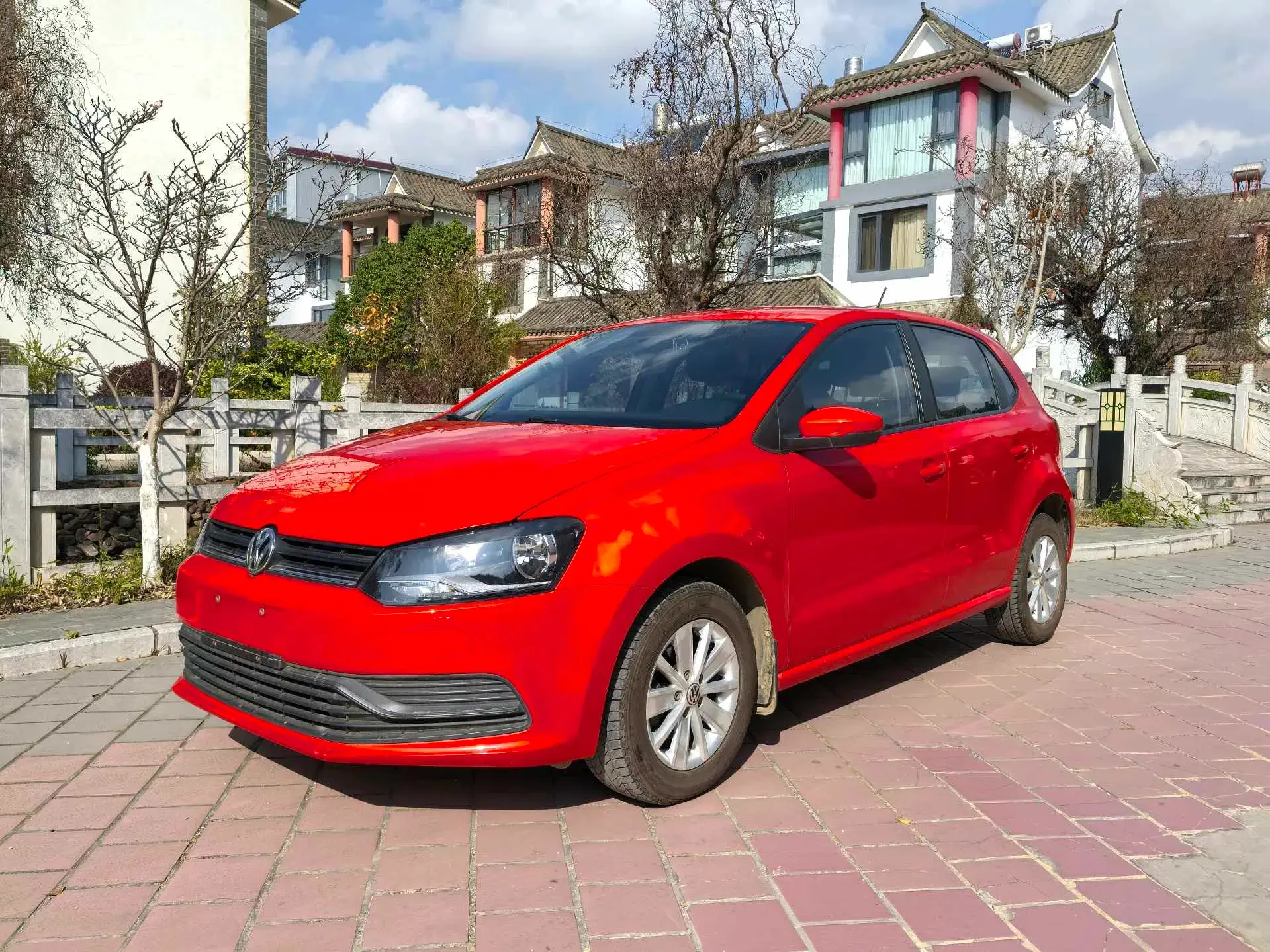 2016 VOLKSWAGEN POLO view 1