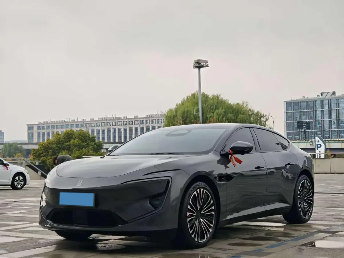 2025 Avatr 12 1.5T 156HP L4 REEV 39.05KWH