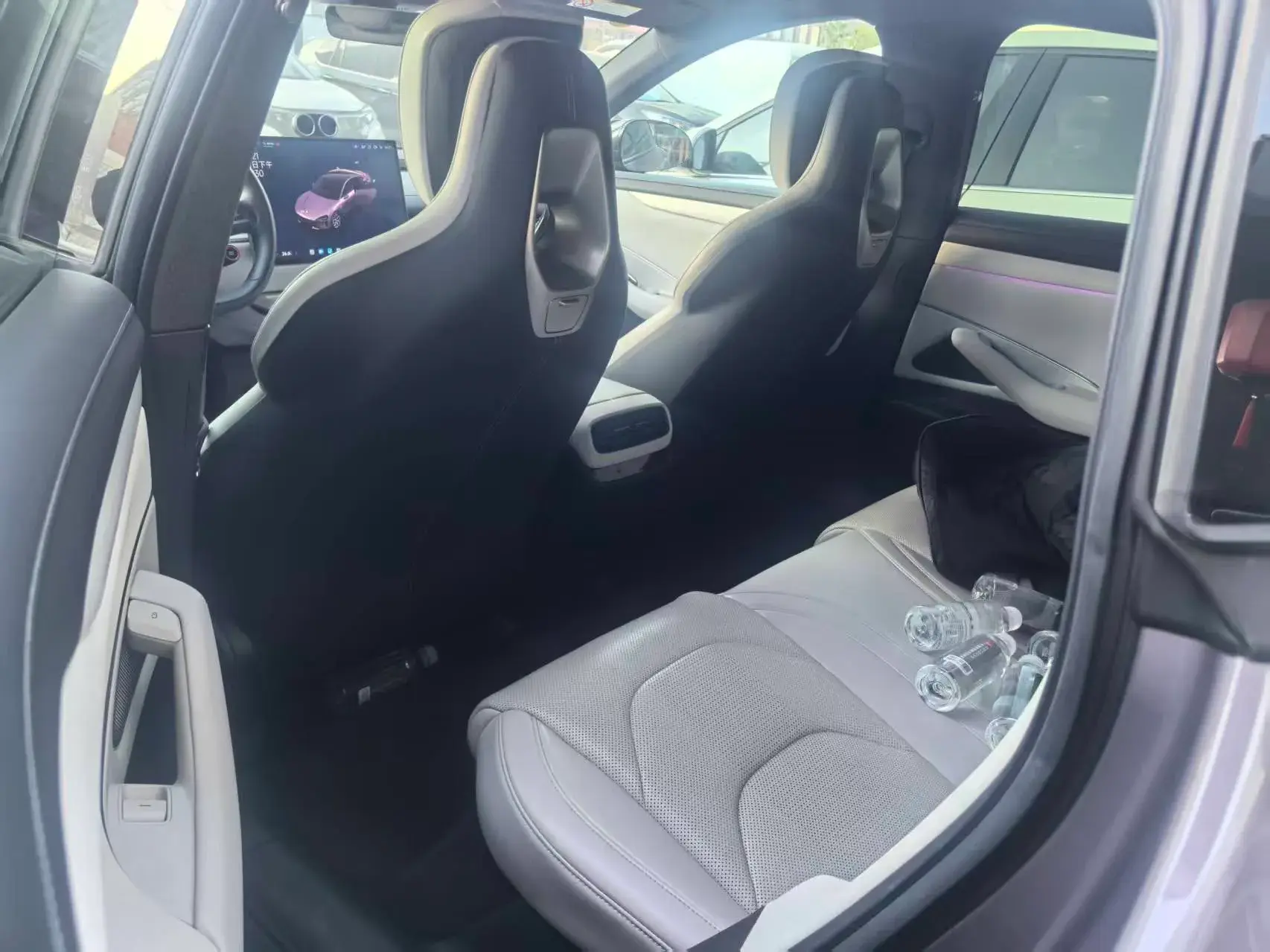 2024 MI SU7 thumbnail 3