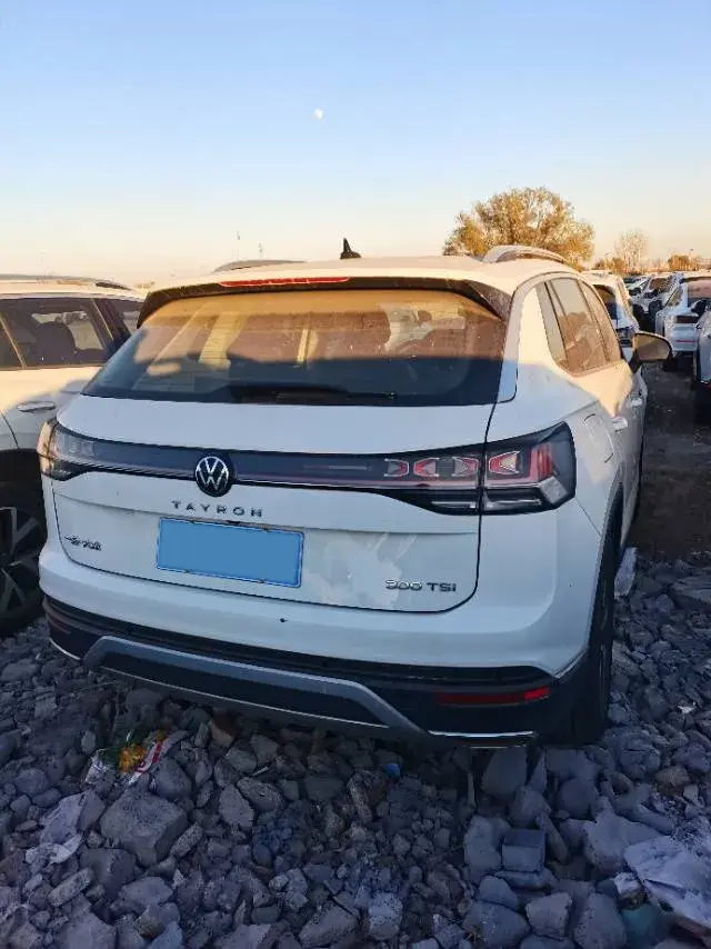 2023 VOLKSWAGEN TAYRON thumbnail 4