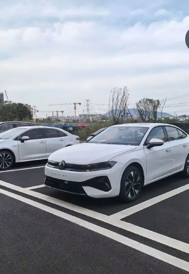 2026 Volkswagen Sagitar 1.5T 160HP L4 7DCT