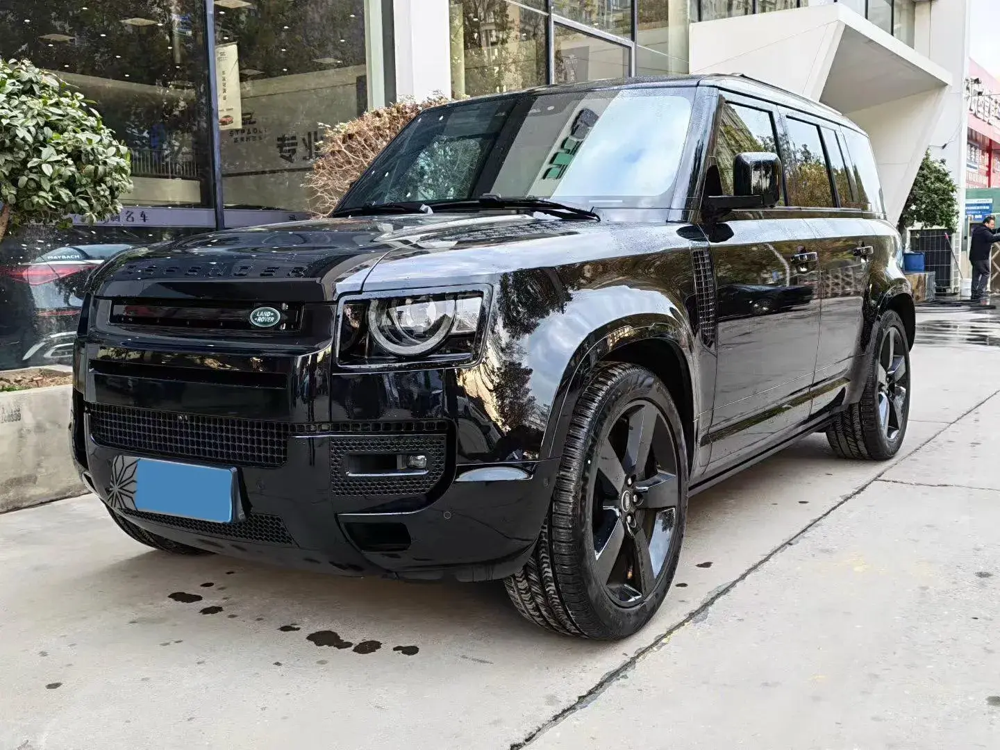 2025 LAND ROVER view 1