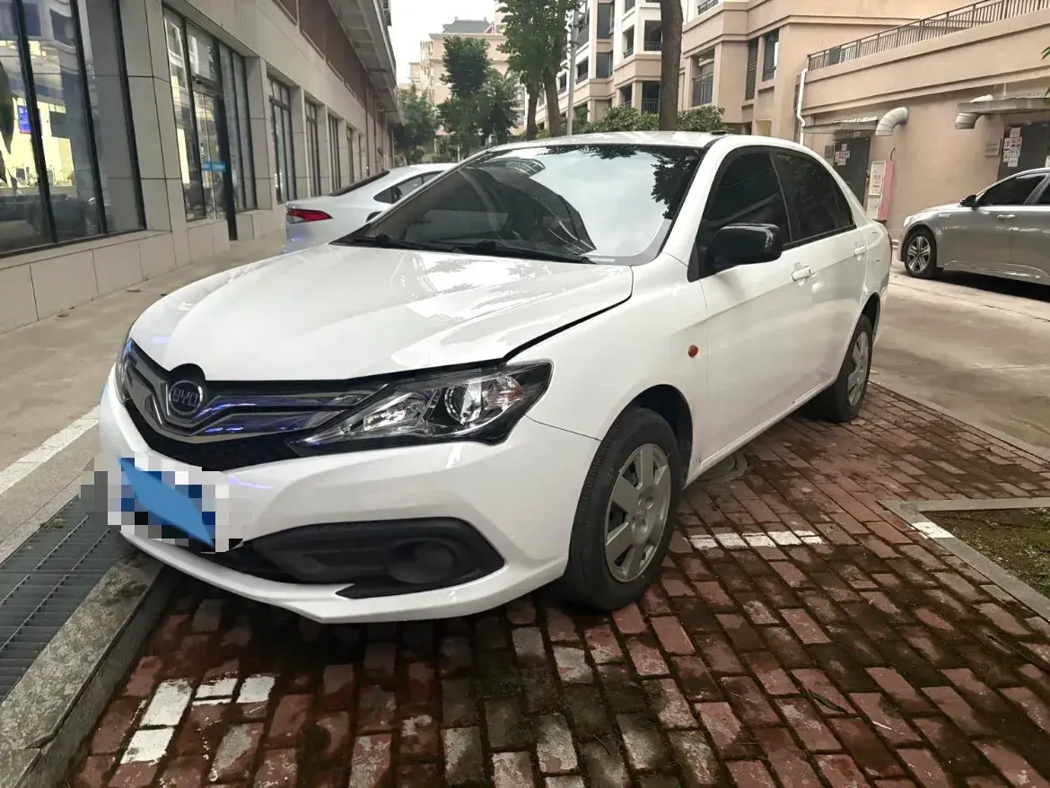 2020 BYD F3 view 1