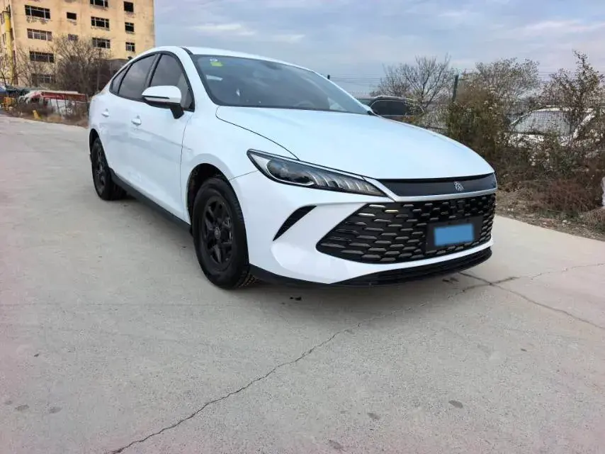 2025 BYD QIN thumbnail 3