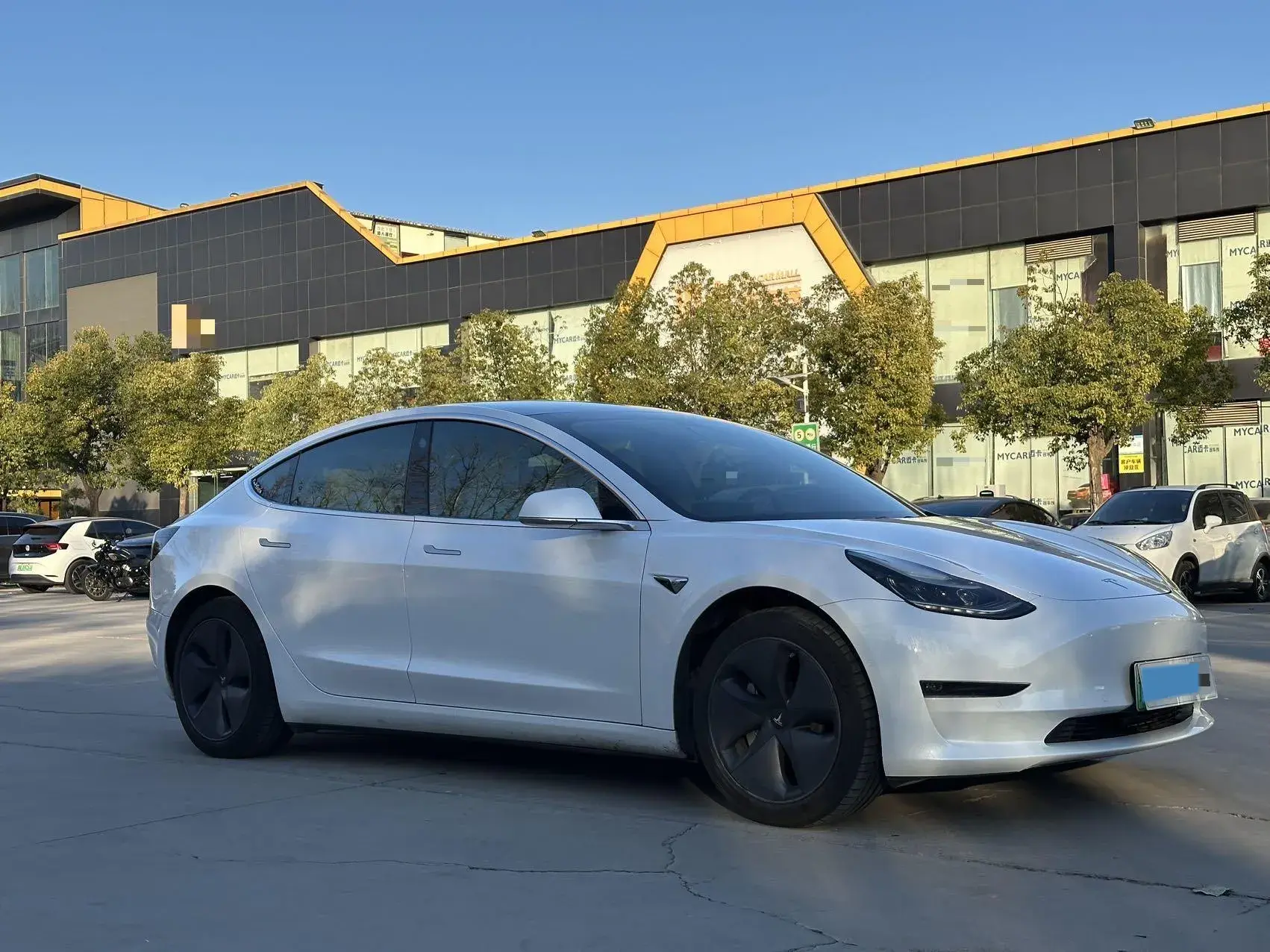 2019 TESLA MODEL thumbnail 3