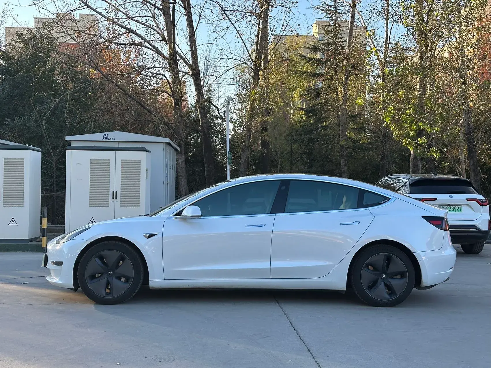 2019 TESLA MODEL thumbnail 4