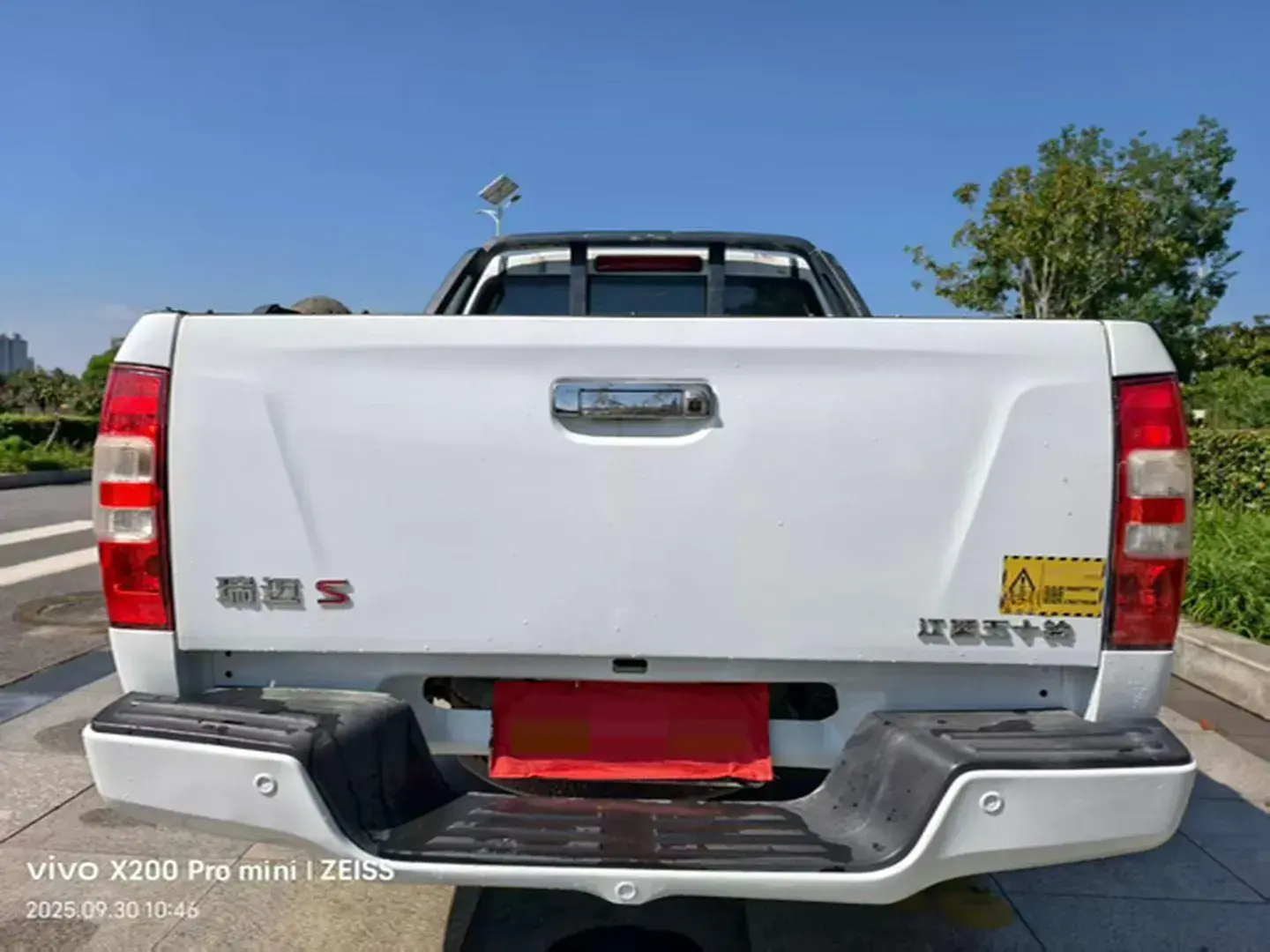 2019 ISUZU RE-MAX thumbnail 4