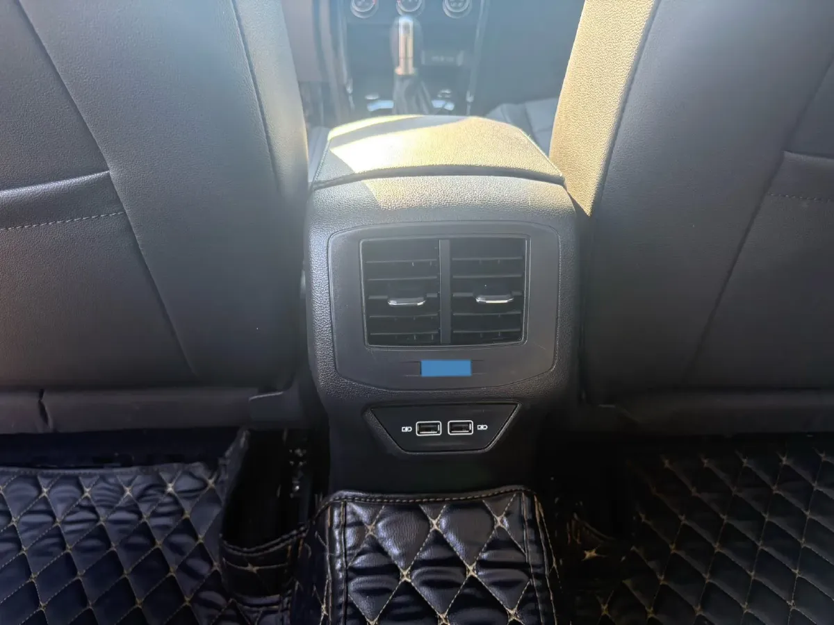 2022 Volkswagen T-Roc 1.4T 150HP L4 7DCT,autocango,china used car exporter,china ev exporter,chinese used car exporter,chinese used ev exporter