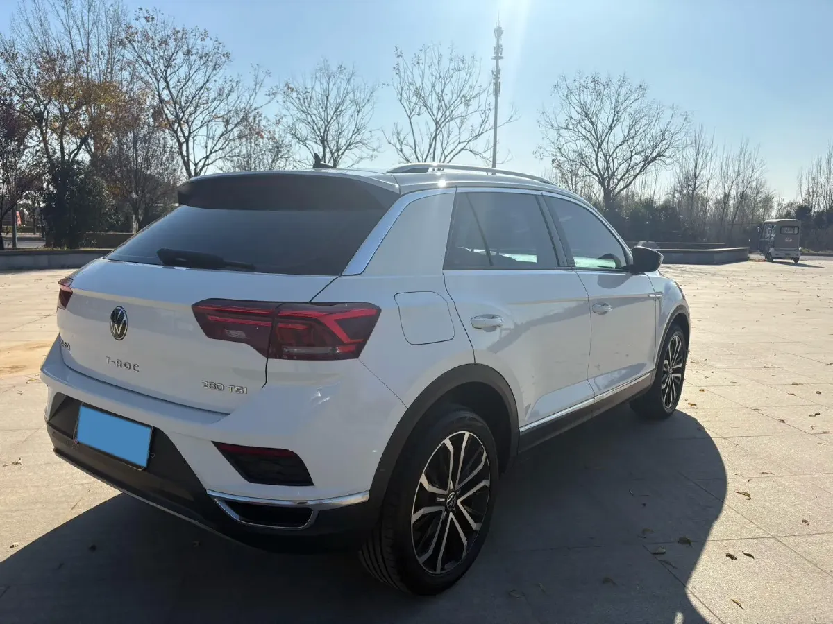 2022 Volkswagen T-Roc 1.4T 150HP L4 7DCT,autocango,china used car exporter,china ev exporter,chinese used car exporter,chinese used ev exporter