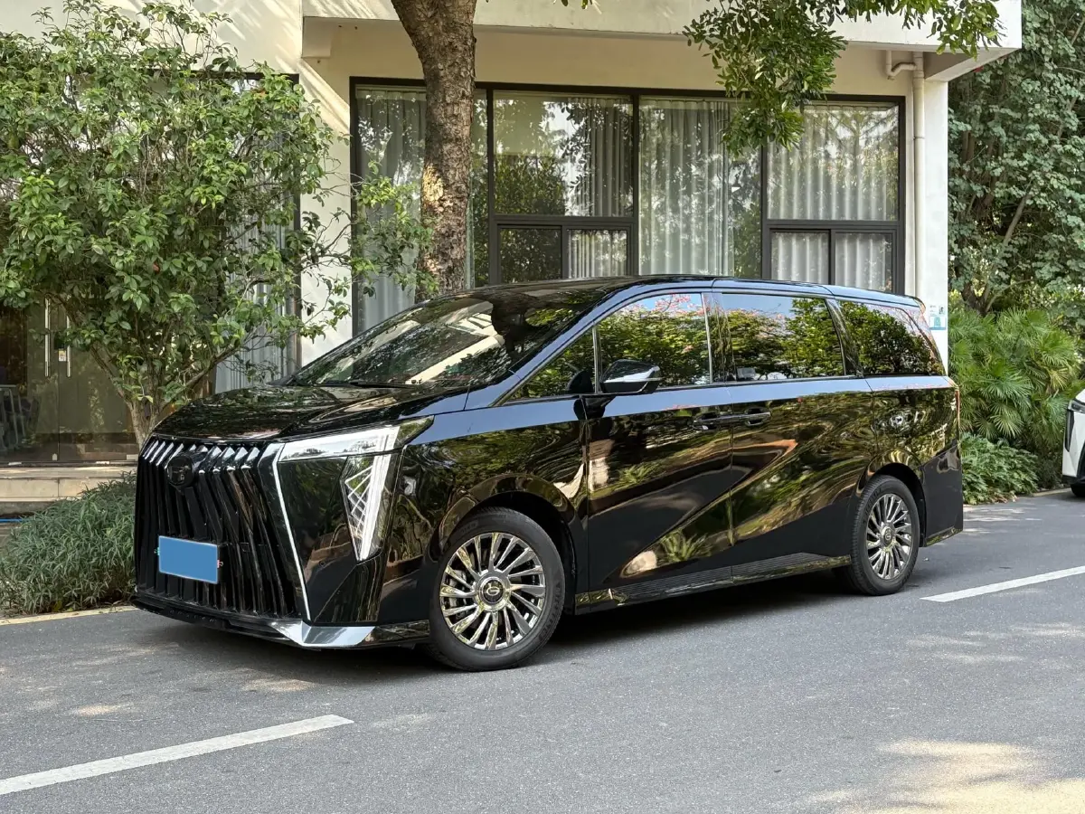 2023 GAC Trumpchi M8 2.0T 190HP L4 E-CVT Hybrid