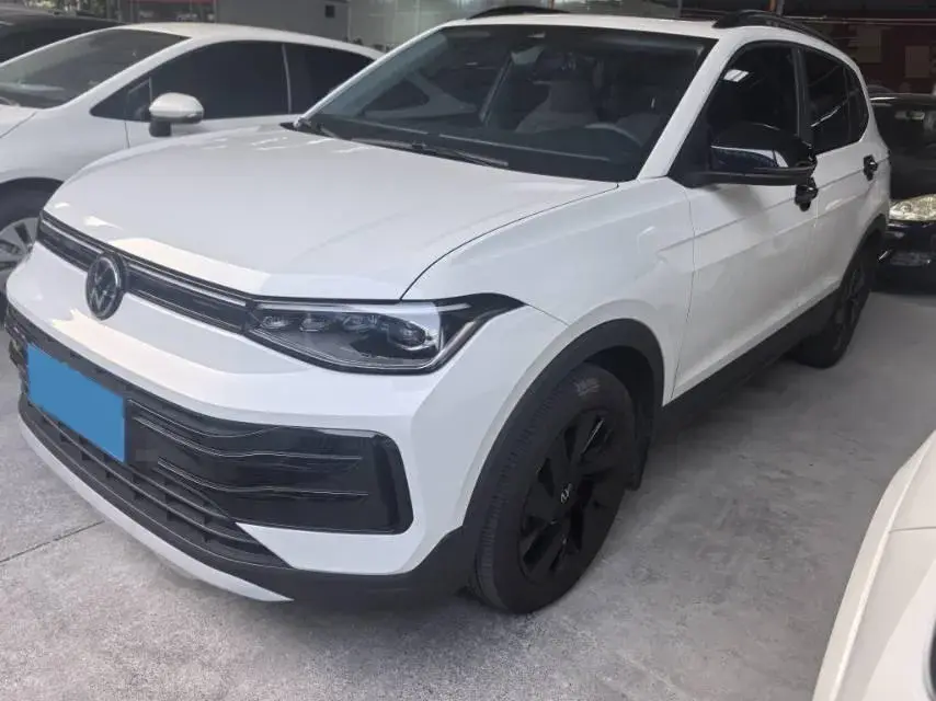 2025 VOLKSWAGEN THARU view 1