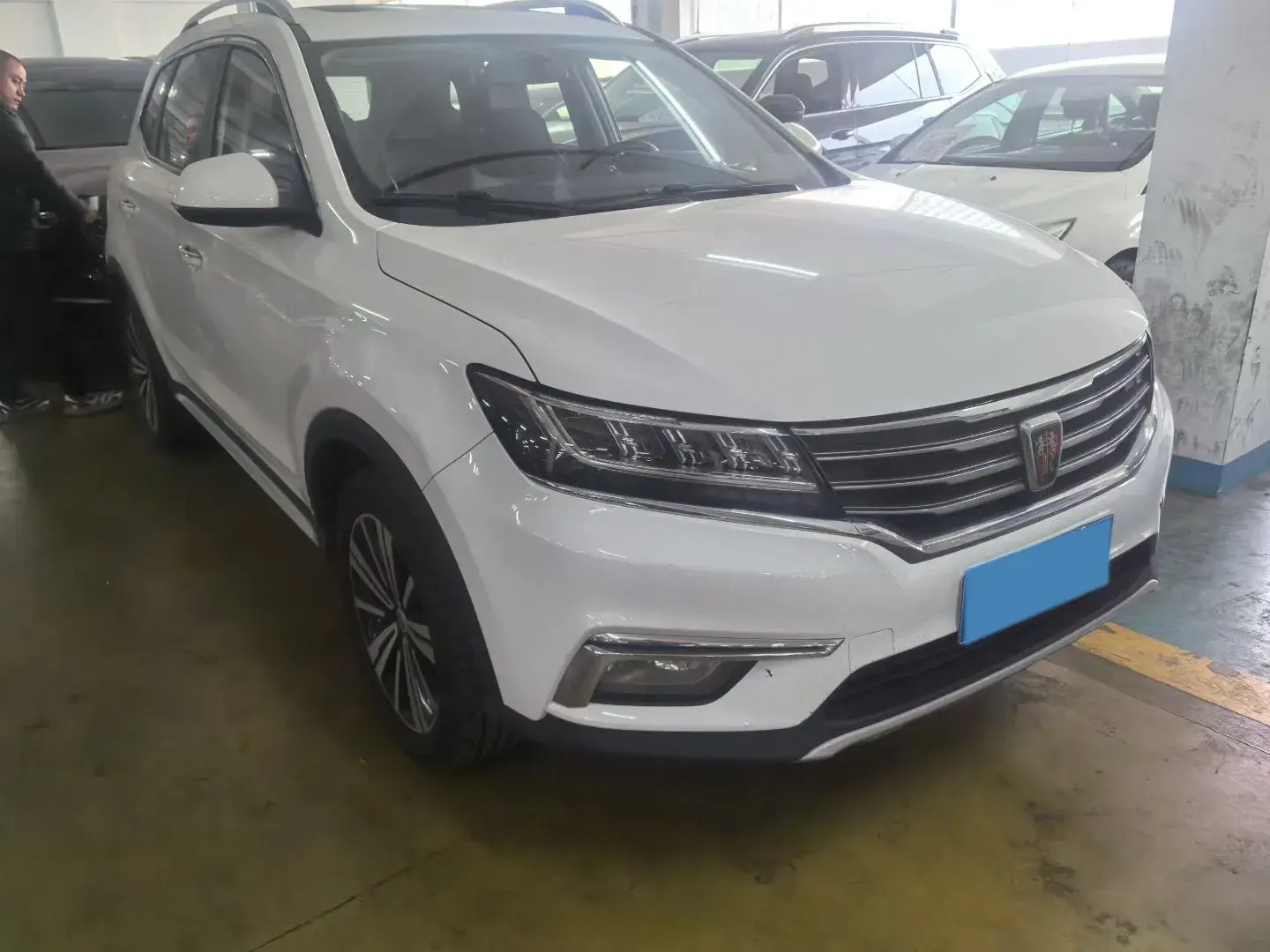 2019 ROEWE I6 thumbnail 2