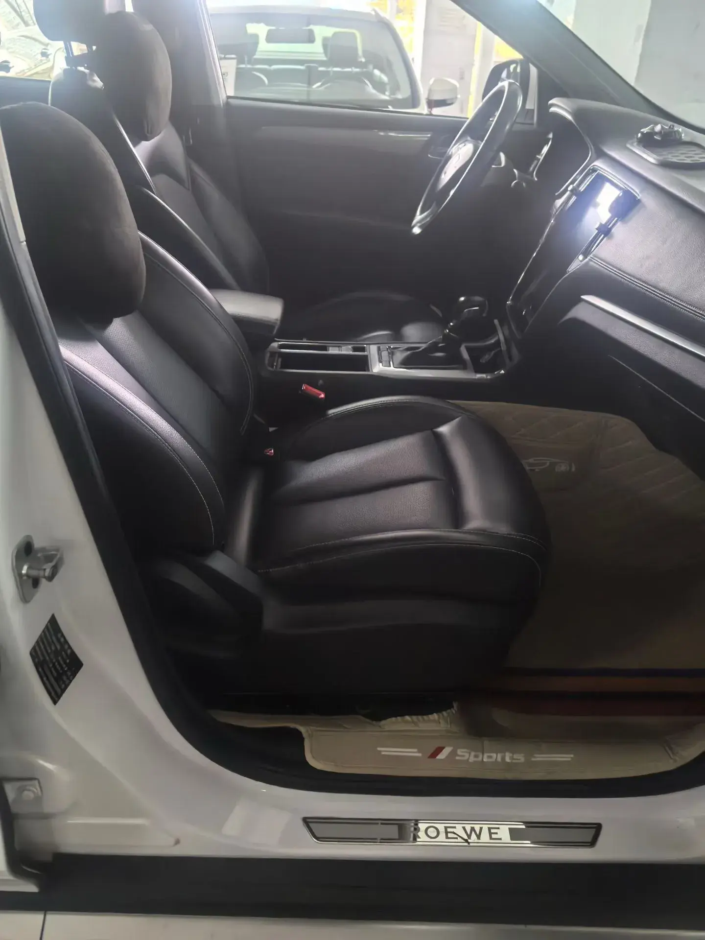 2019 ROEWE I6 thumbnail 3