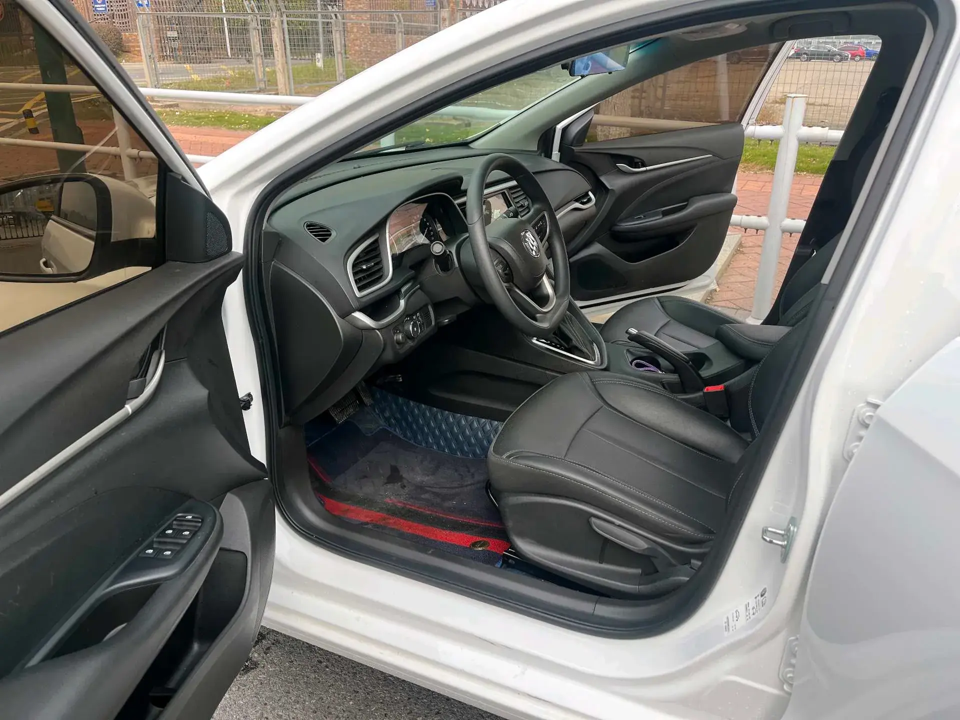 2021 BUICK EXCELLE thumbnail 3