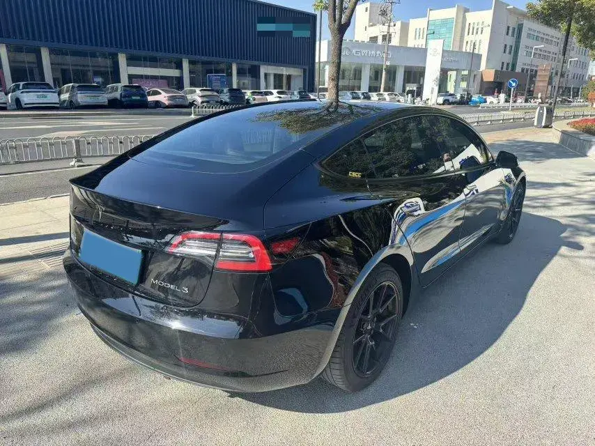 2022 TESLA MODEL thumbnail 3