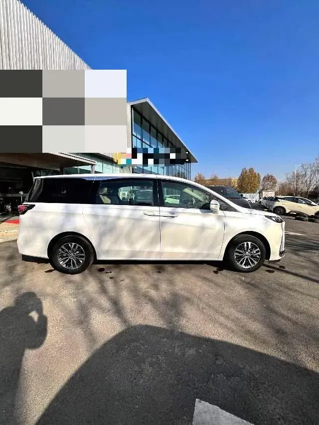 2025 BUICK GL8 thumbnail 3