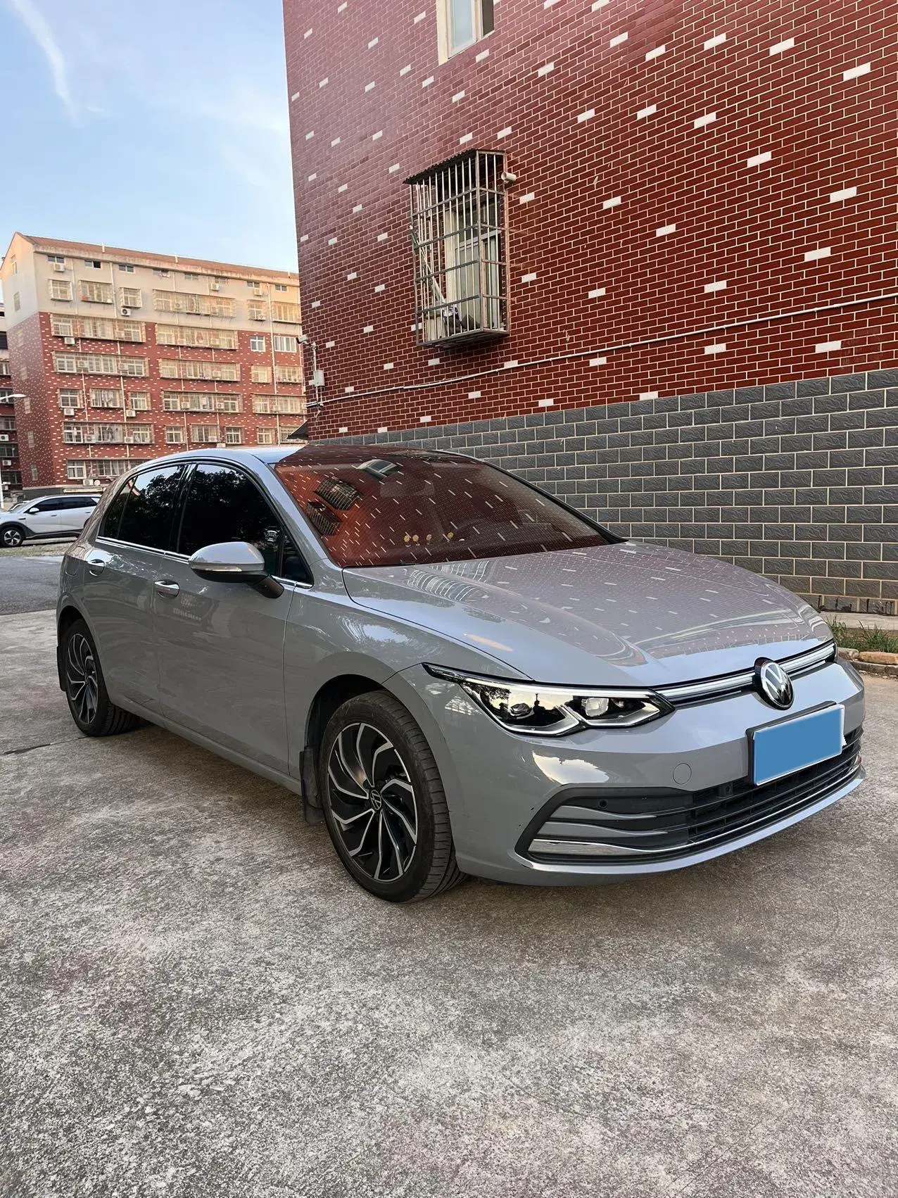 2021 VOLKSWAGEN GOLF thumbnail 3