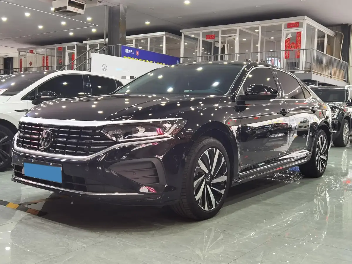 2024 Volkswagen Passat 2.0T 186HP L4 7DCT