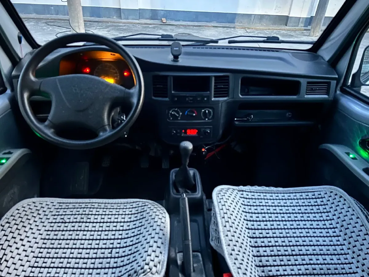 2022 NLM Motor QiTeng N50 1.5L 116HP L4 5MT,autocango,china used car exporter,china ev exporter,chinese used car exporter,chinese used ev exporter