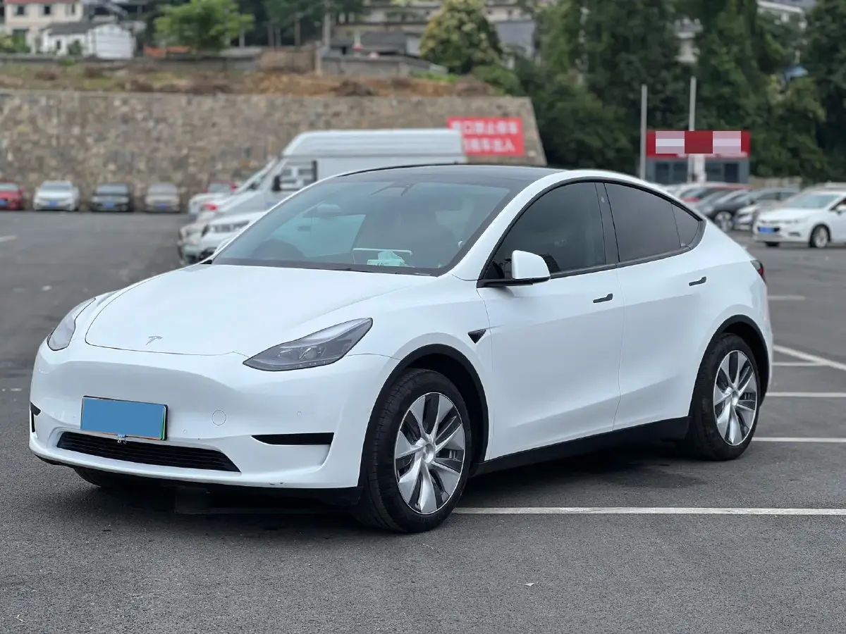 2022 Tesla Model Y BEV 60KWH