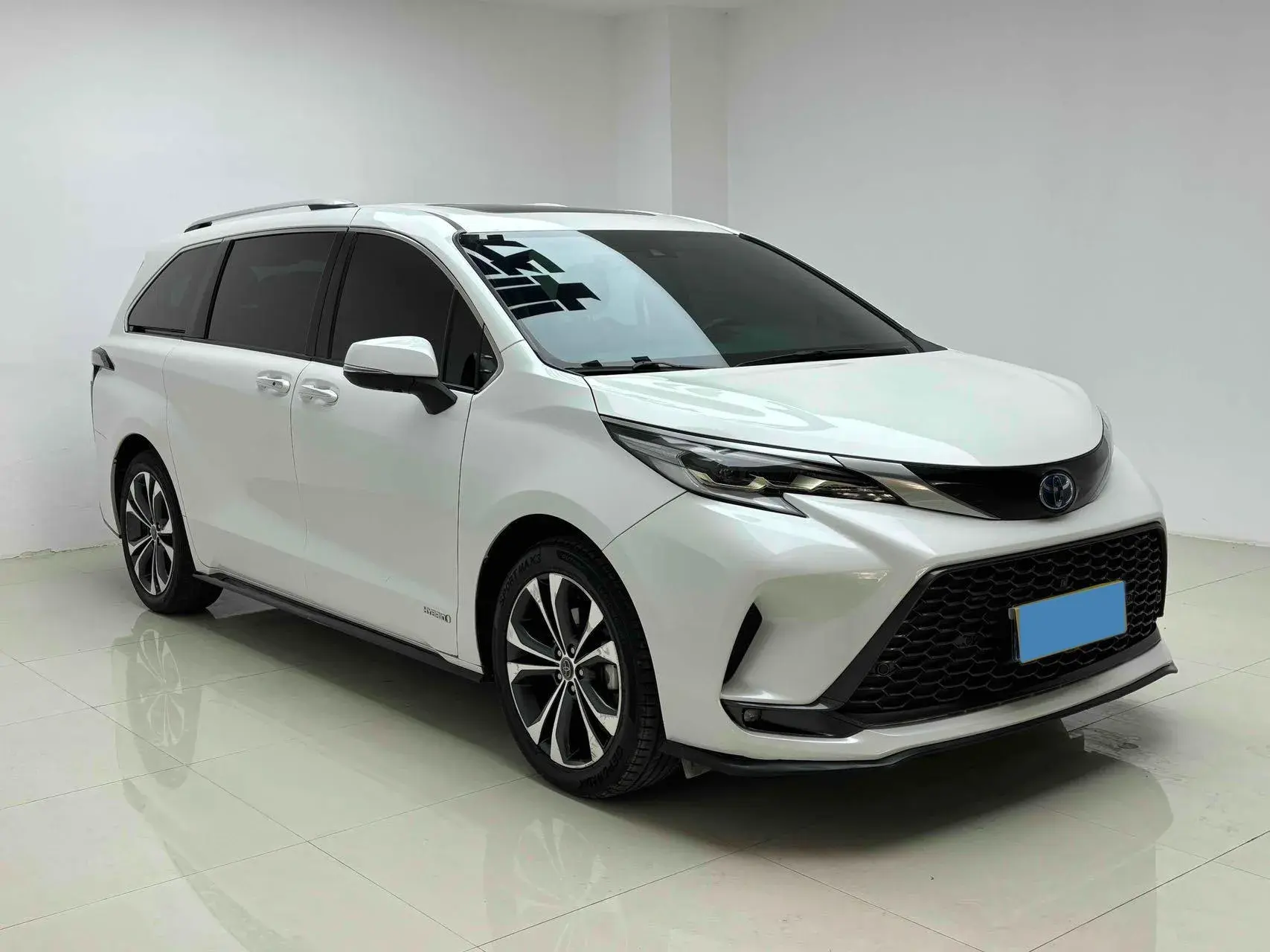 2022 TOYOTA GRANVIA thumbnail 2