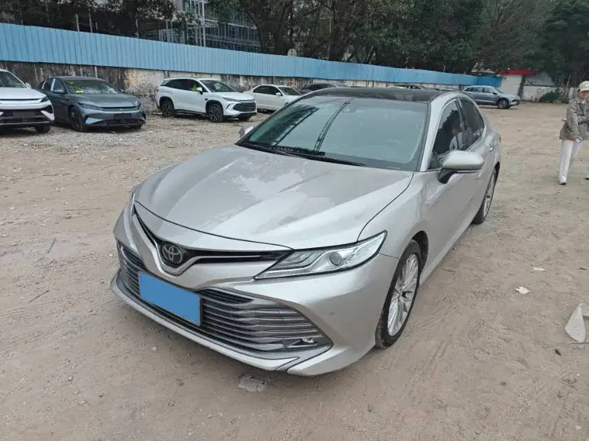 2019 Toyota Camry 2.5L 209HP L4 8AT