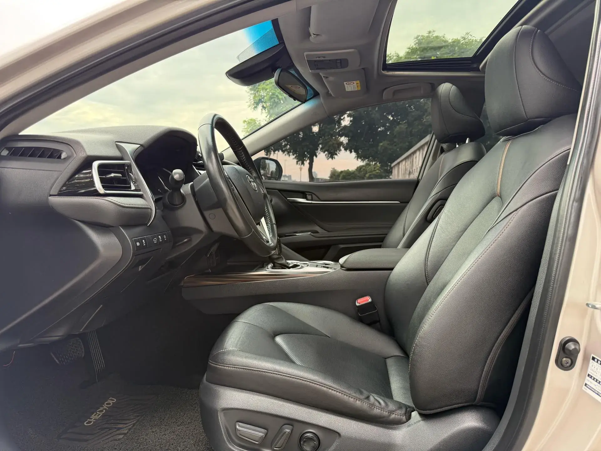 2019 TOYOTA CAMRY thumbnail 4