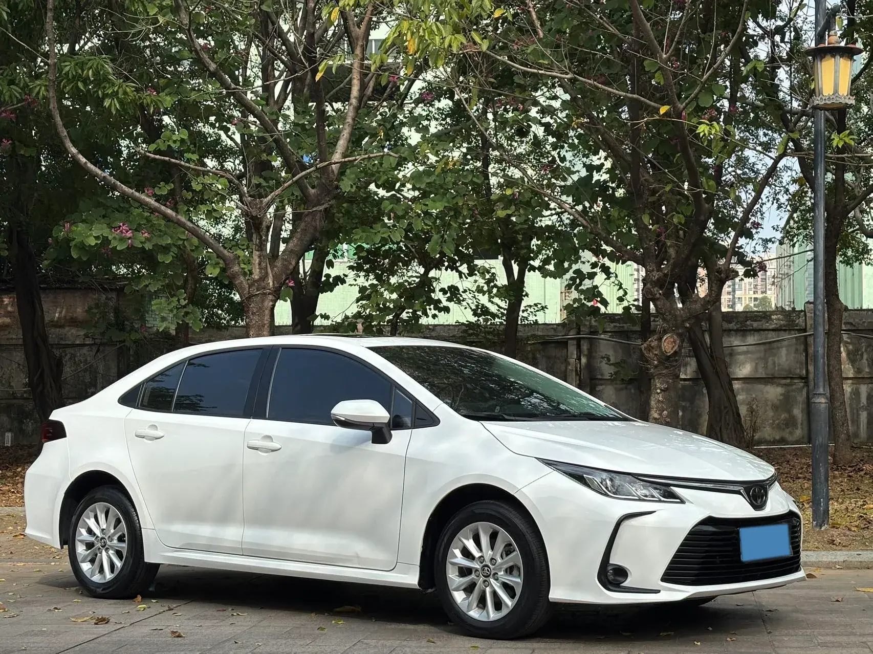 2021 TOYOTA COROLLA thumbnail 3