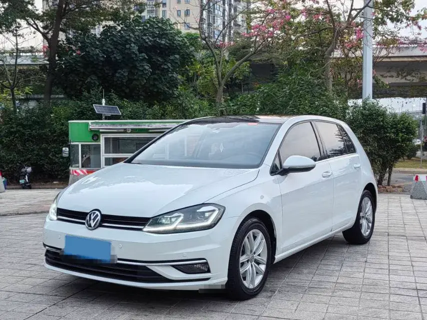 2018 VOLKSWAGEN GOLF view 1