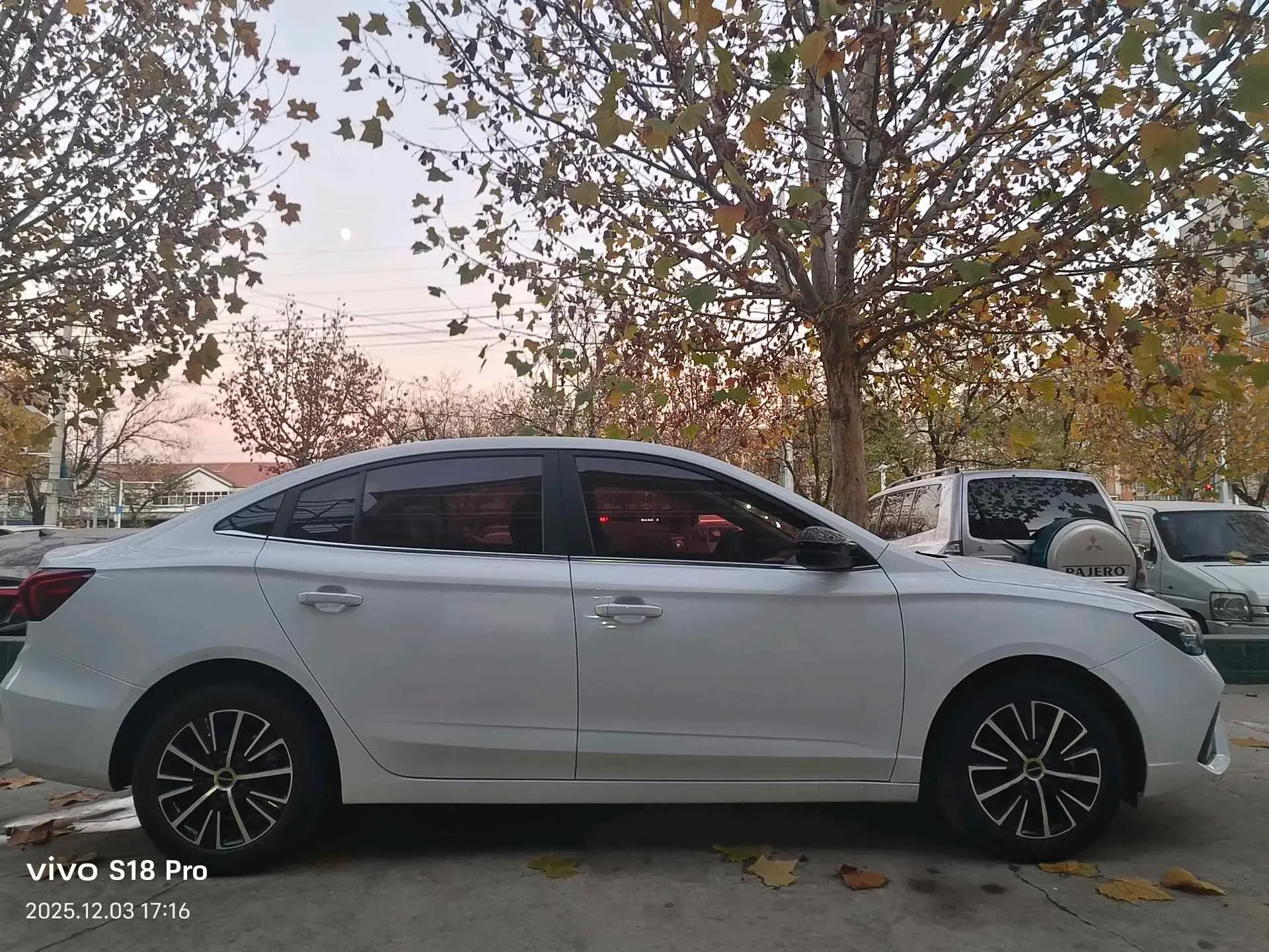 2021 ROEWE I5 thumbnail 2