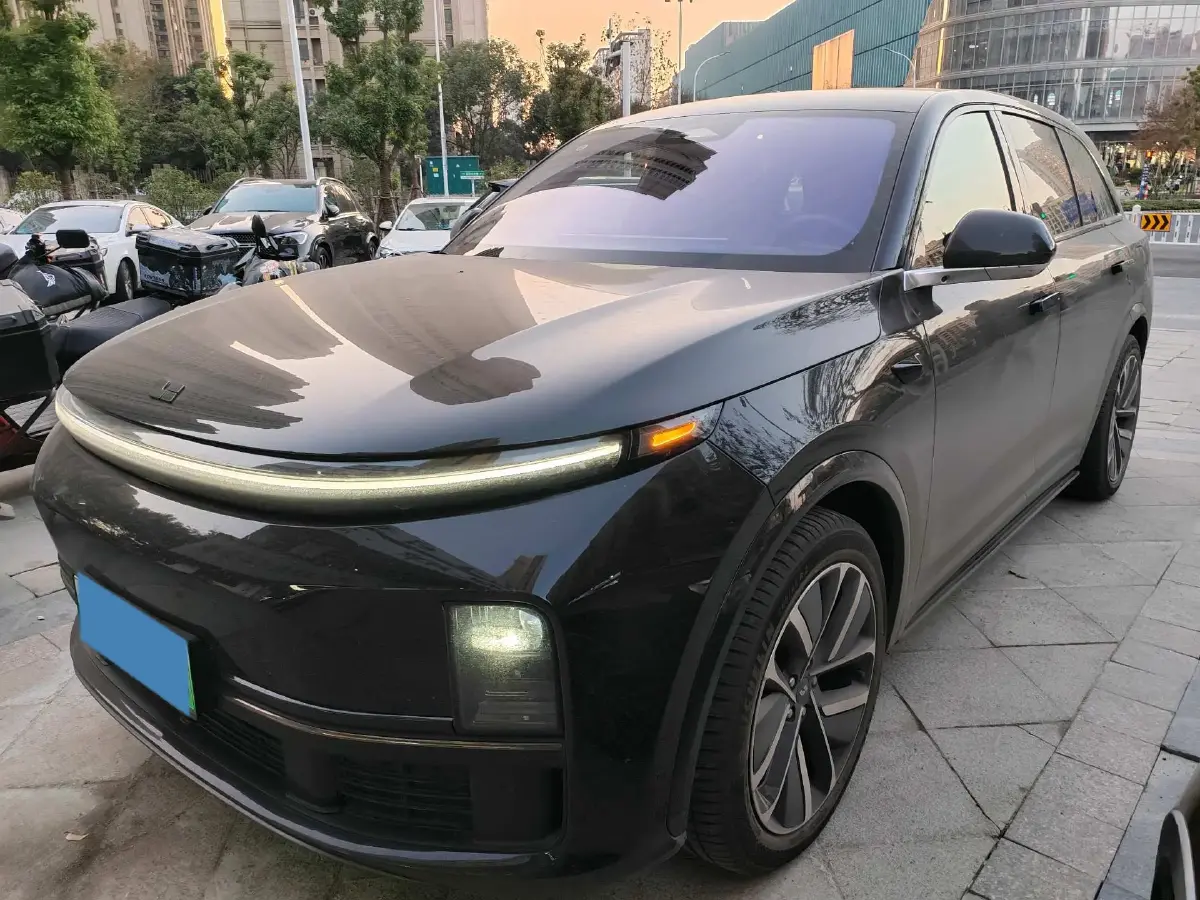 2024 MG Cyberster BEV 64KWH