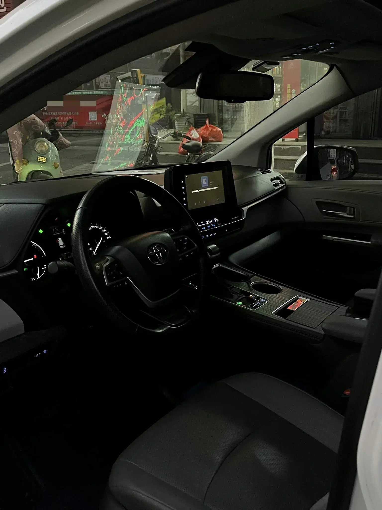 2023 TOYOTA SIENNA thumbnail 2