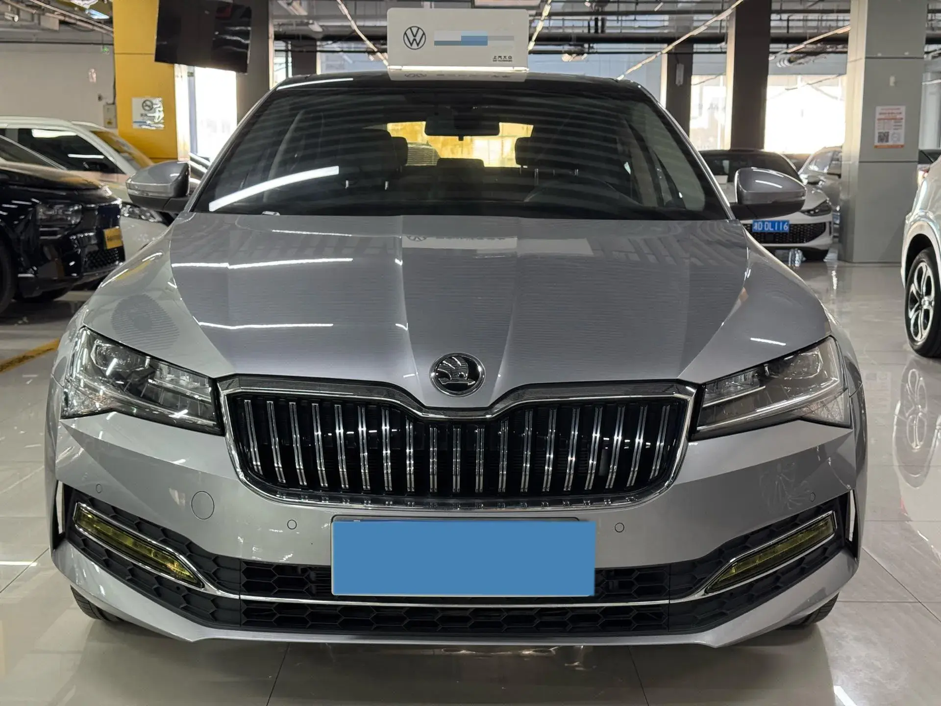 2023 SKODA SUPERB thumbnail 2