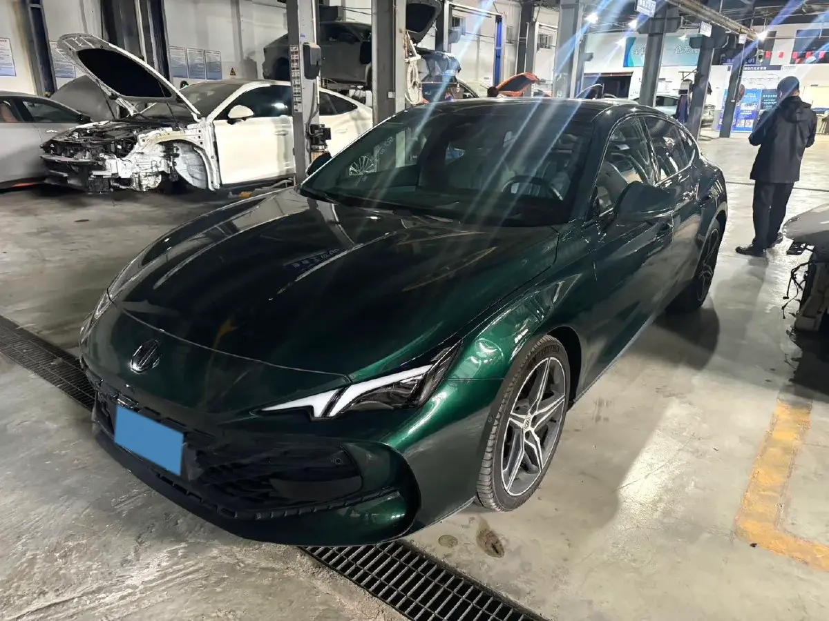 2025 MG 7 2.0T 261HP L4 9AT