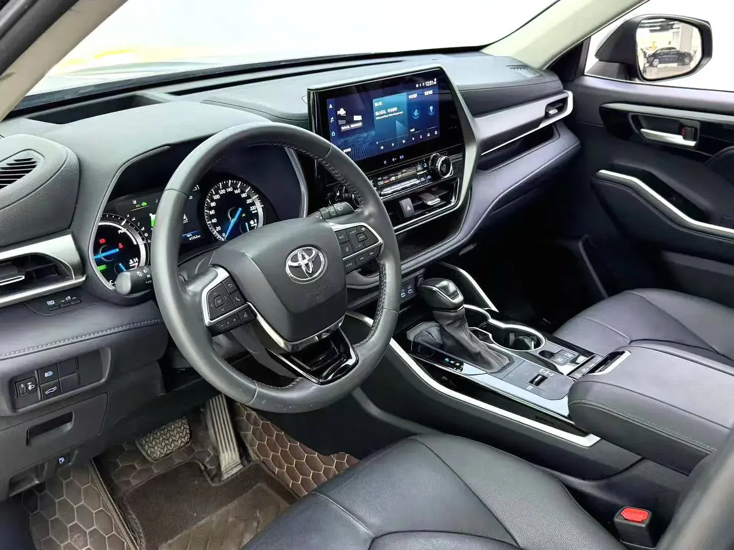 2022 TOYOTA HIGHLANDER thumbnail 3
