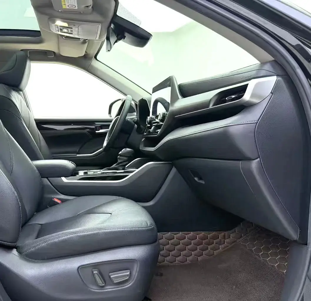 2022 TOYOTA HIGHLANDER thumbnail 4