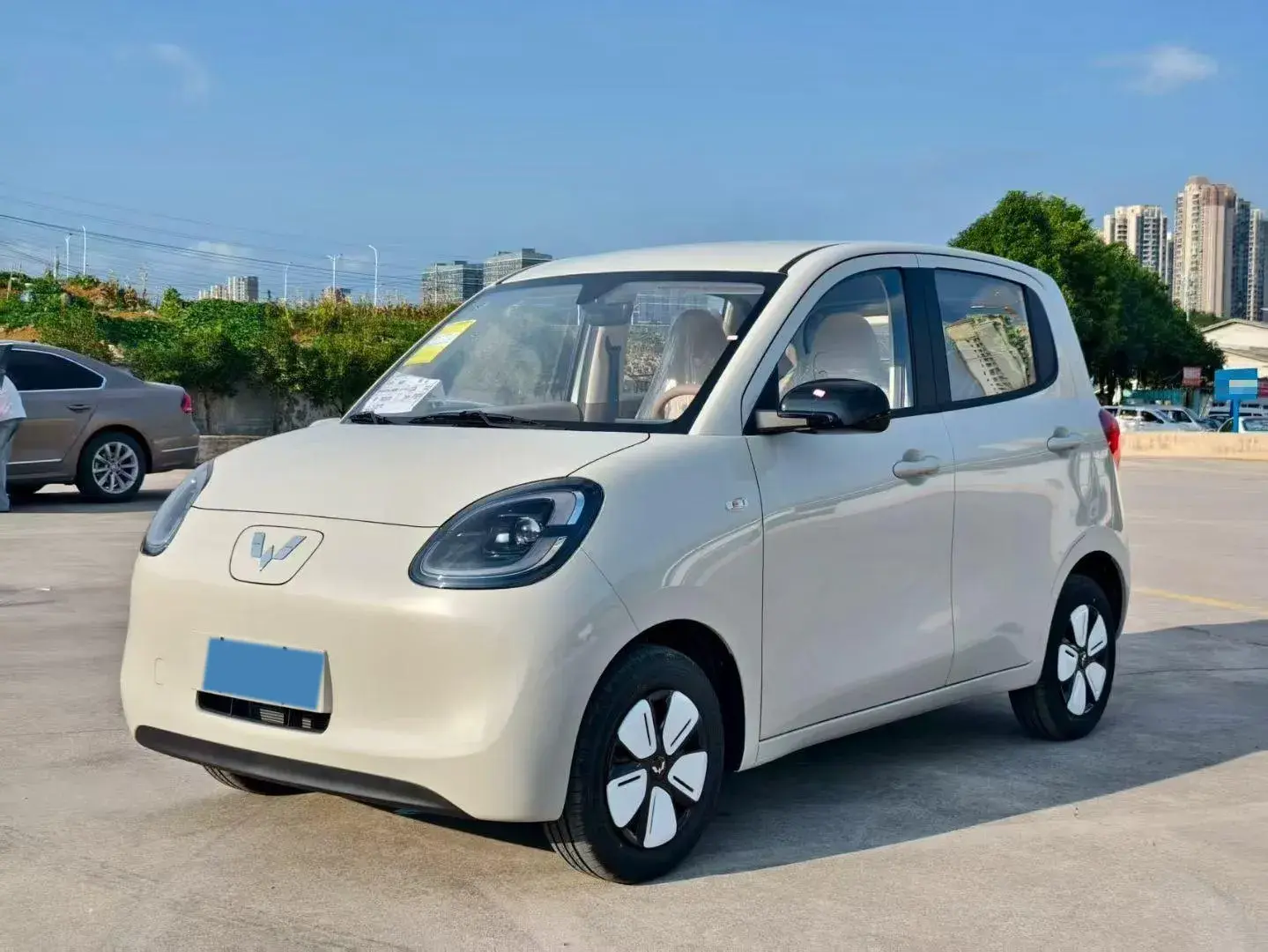 2025 WULING HONGGUANG view 1