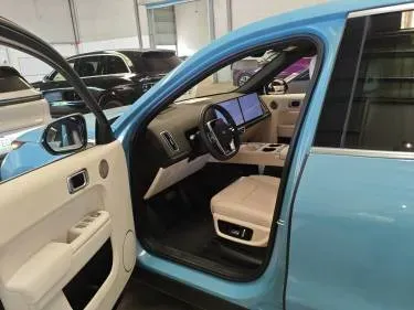 2024 Ford Bronco 2.3T 275HP L4 10AT,autocango,china used car exporter,china ev exporter,chinese used car exporter,chinese used ev exporter