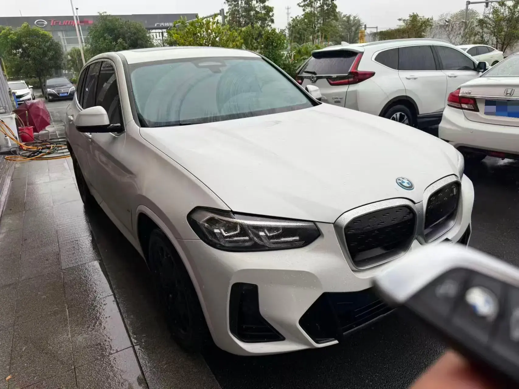 2022 BMW IX3 thumbnail 2