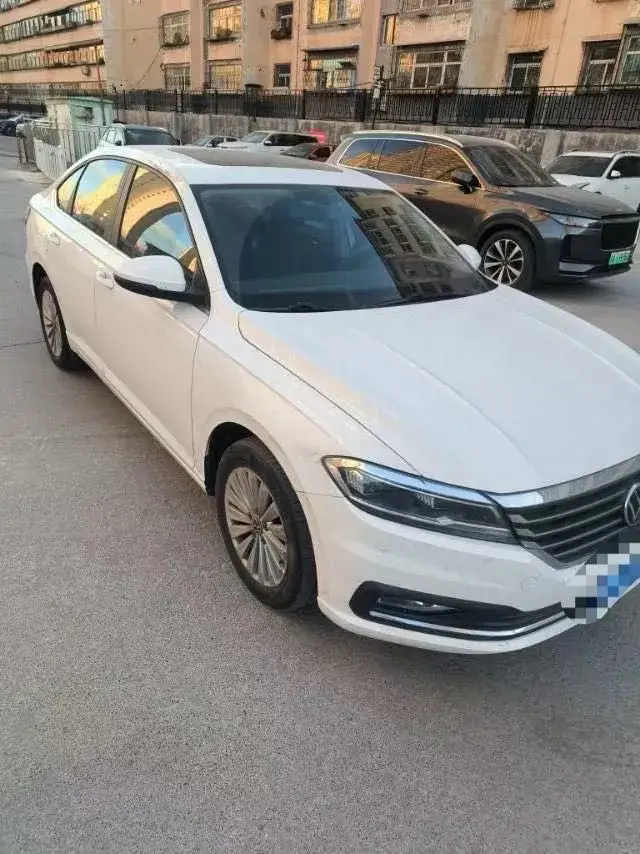 2022 VOLKSWAGEN SAGITAR thumbnail 3